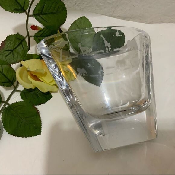 MIKASA Clear 6” Pocket Vase With Safari Animals Etched Around The Top heavy - Picture 5 of 6